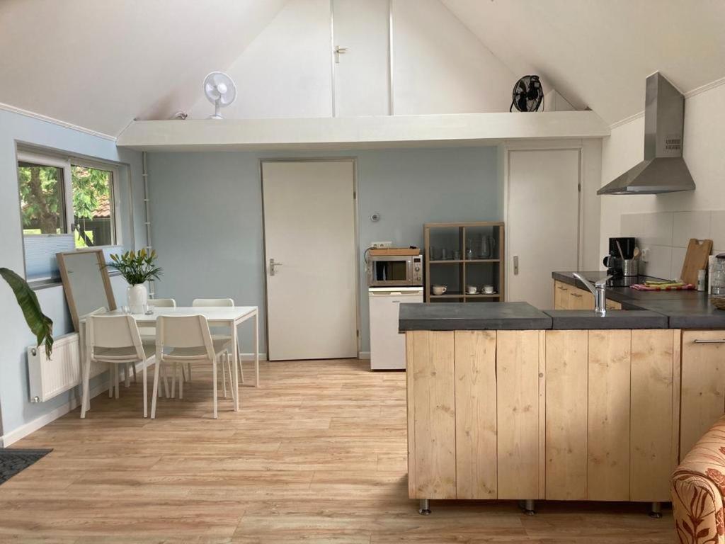 The Bee - Trekkershuts & Apartment Opperdoes Extérieur photo