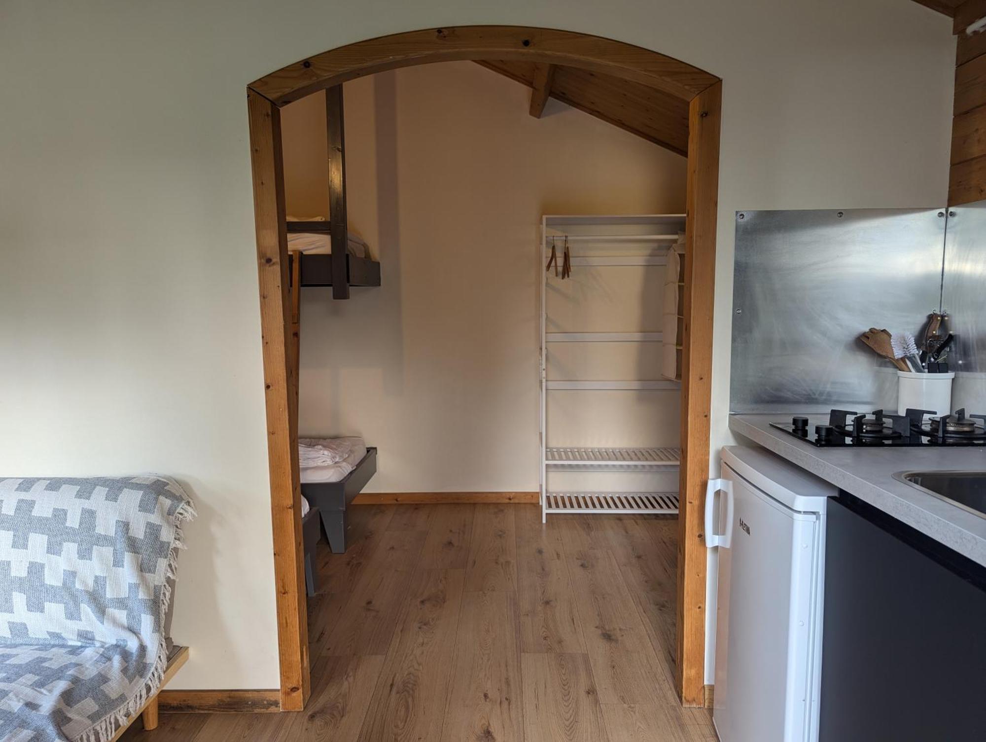 The Bee - Trekkershuts & Apartment Opperdoes Extérieur photo