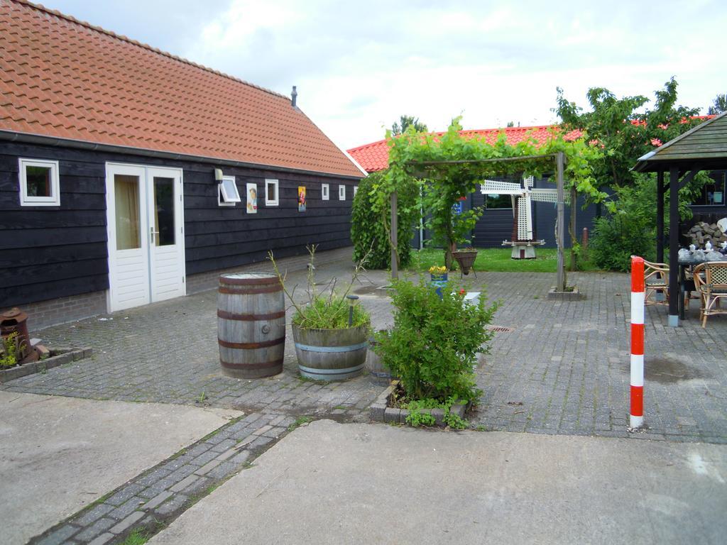 The Bee - Trekkershuts & Apartment Opperdoes Extérieur photo